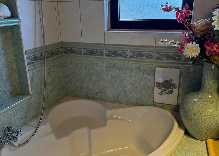 Villa Castillo Antonia Executive With Heated Pool *