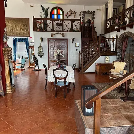 Castillo Antonia Executive With Heated Pool